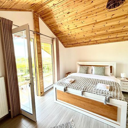 Guest House Rean Berat Bagian luar foto