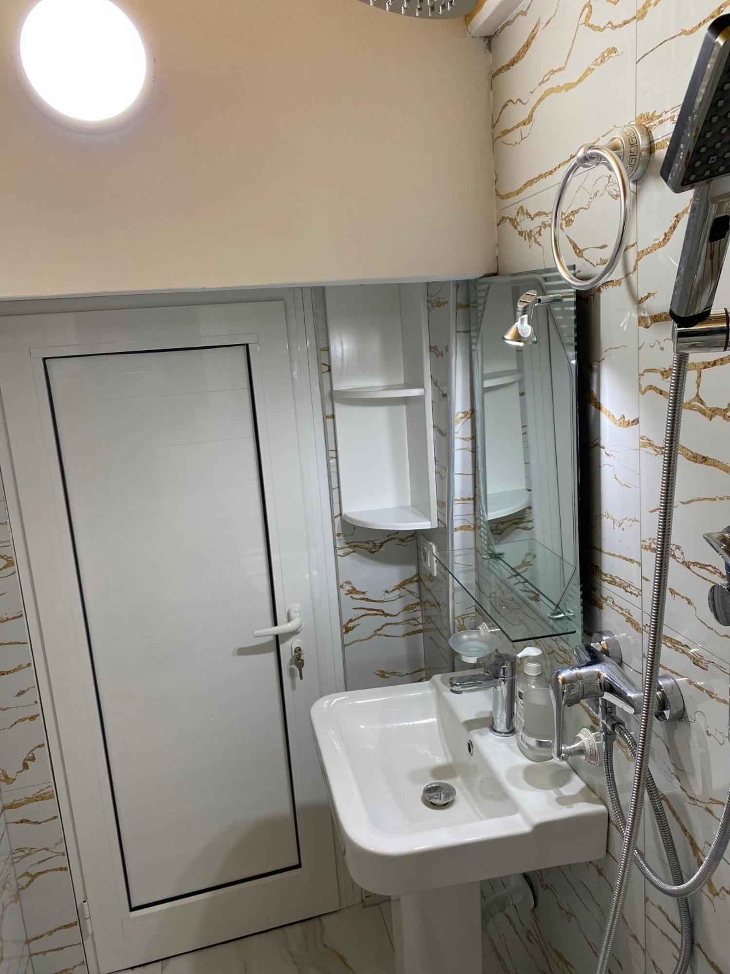 Guest House Rean Berat Bagian luar foto