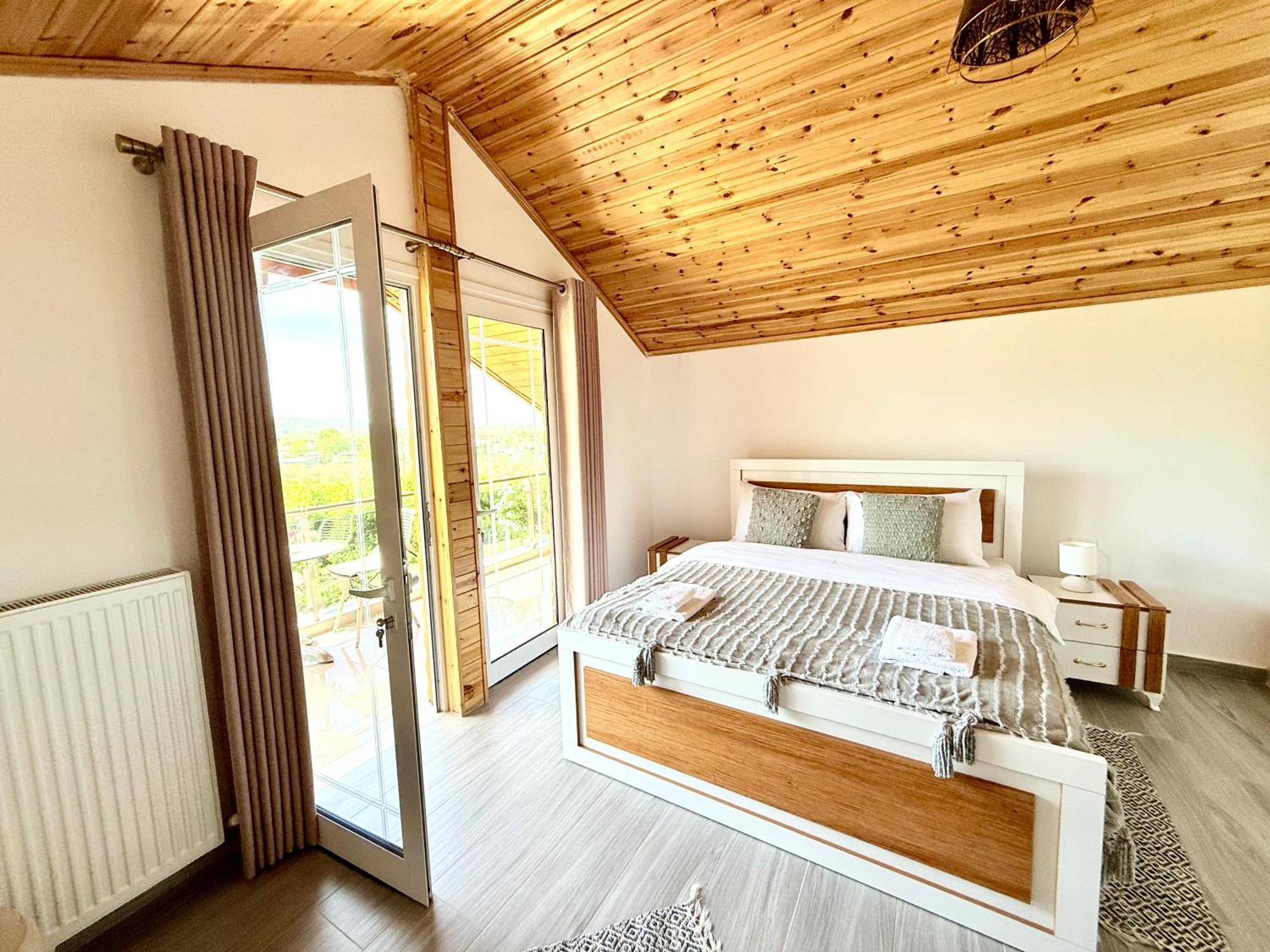 Guest House Rean Berat Bagian luar foto